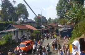 Kecelakaan Beruntun di Lintas Sumatra Panyalaian Padang - Bukittinggi, Data Sementara 16 Korban