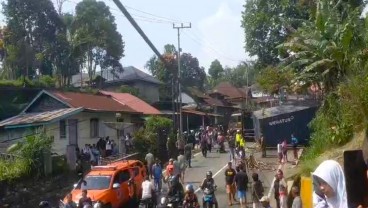 Kecelakaan Beruntun di Lintas Sumatra Panyalaian Padang - Bukittinggi, Data Sementara 16 Korban