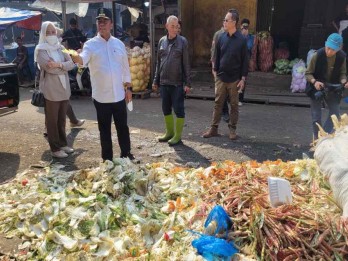 Ancaman Darurat Sampah Bandung Raya Jilid II, Pasar Caringin Disorot