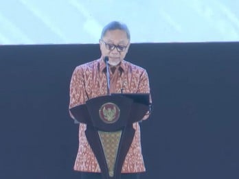 Momen Zulhas Menitikkan Air Mata di Depan Jokowi: Terima Kasih Pak