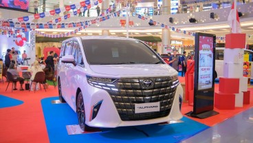 Promo Akhir Tahun Toyota, Special Rate Premium Car Mulai 2%