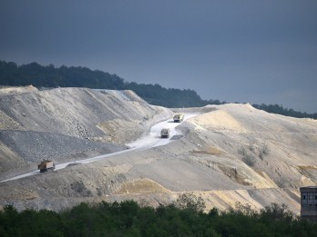 Ada yang Berupaya Lepas dari Dominasi China di Industri Tambang Logamnya