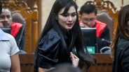 Sandra Dewi Menangis saat Sidang, Sebut Harvey Sedang Wajib Militer ke Anaknya