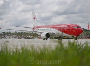 Pesawat Kepresidenan Mendarat Perdana di Bandara IKN