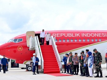 Pesawat Kepresidenan Boeing 737-800 Sukses Mendarat Perdana di Bandara IKN