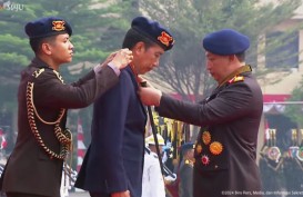 Seminggu Jelang Lengser, Polri Beri Jokowi Medali Loka Praja Samrakshana