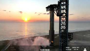 Video SpaceX Tangkap Roket Pendorong Besar Pakai “Sumpit Raksasa”