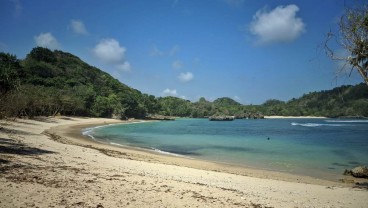 Wisata di Malang, Keindahan Pantai Teluk Asmara
