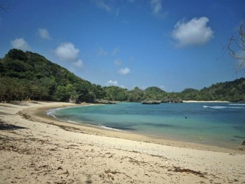 Wisata di Malang, Keindahan Pantai Teluk Asmara