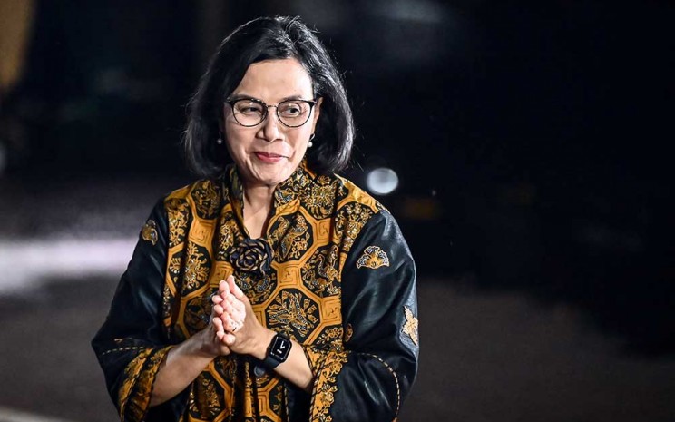 Menteri Keuangan Sri Mulyani tiba di kediaman Presiden Terpilih Prabowo Subianto, Kertanegara, Jakarta Selatan, Senin (14/10/2024). ANTARA FOTO - Aprillio Akbar