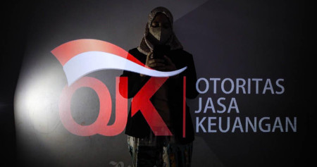 OJK mengatakan sejumlah tantangan seperti kondisi makroekonomi mempengaruhi laju pertumbuhan penyaluran kredit UMKM perbankan. Arief Hermawan P