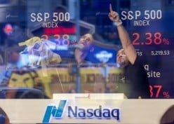 Reli Saham Teknologi AS Dorong Wall Street Menguat dan S&P Sentuh Rekor Baru