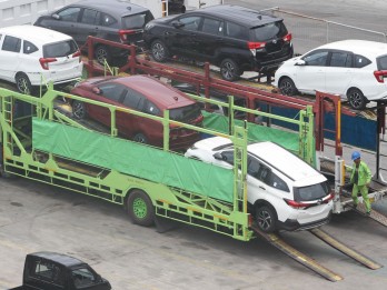 PMI Manufaktur Terkontraksi Biang Kerok Penjualan Mobil Loyo