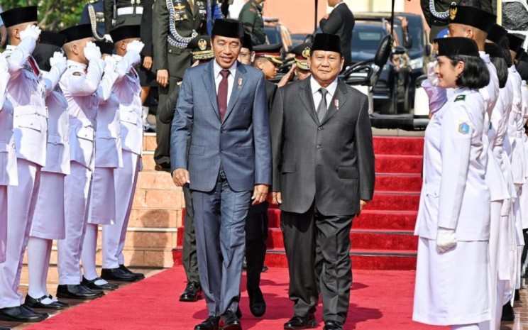 Presiden Joko Widodo dan Presiden terpilih Prabowo Subianto saat upacara peringatan Hari Kesaktian Pancasila Tahun 2024 yang dipusatkan di Monumen Pancasila Sakti, Lubang Buaya, Jakarta, pada Selasa, 1 Oktober 2024. Dok BPMI Setpres RI