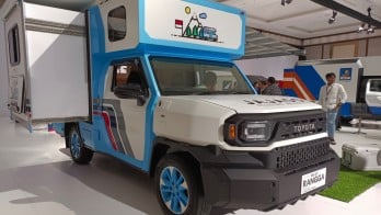 Toyota Gandeng Karoseri Lokal, Hilux Rangga Disulap Jadi Ambulans hingga Damkar