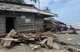 Mencekam, Banjir Rob Hantam Rumah Warga di Mentawai