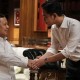 Full senyum, Prabowo Pamer Foto Salaman dengan Gibran