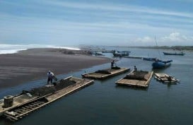 Kementerian Kelautan Amankan 2 Kapal Berbendera Malaysia, Diduga Curi Pasir Laut