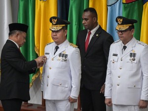 Mendagri melantik Teguh Setyabudi sebagai Pj Gubernur DKI Jakarta dan Anwar Harun sebagai Pj Gubernur Papua Tengah