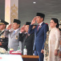 Presiden Joko Widodo (Jokowi) didampingi oleh Wakil Presiden (Wapres) Ma’ruf Amin dan presiden terpilih periode 2024—2029 Prabowo Subianto datang bersamaan menghadiri acara peringatan Hari Ulang Tahun (HUT) Tentara Nasional Indonesia (TNI) ke-79 yang dilaksanakan di Lapangan Silang Monumen Nasional (Monas), Jakarta Pusat, Sabtu (5/10/2024). Foto: BPMI Setwapres