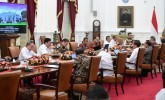 H-2 Jelang Lengser, Jokowi Ajak Menteri Kabinet Makan Siang Terakhir di Istana