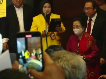 Bukan Bertemu Prabowo, Megawati Justru Hadiri Sidang Terbuka Hasto di UI