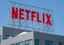 Kejutan-kejutan Netflix dan Manuver di Bisnis Iklan