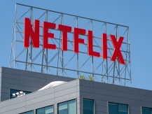 Kejutan-kejutan Netflix dan Manuver di Bisnis Iklan