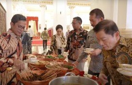 Menu Makan Siang Terakhir Jokowi untuk Menteri: Soto Bangkong, Kambing Guling, hingga Asinan Betawi