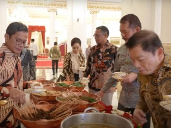 Menu Makan Siang Terakhir Jokowi untuk Menteri: Soto Bangkong, Kambing Guling, hingga Asinan Betawi