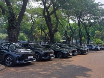 Mengintip Suasana GBK Jelang Pelantikan Prabowo-Gibran, Mobil Mewah Berjejer Rapi