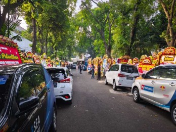 Suasana Rumah Prabowo di Kertanegara Jelang Pelantikan, Banjir Karangan Bunga