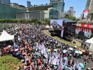 Sambut Pelantikan Prabowo-Griban, Ribuan Warga Padati Kawasan Bundaran HI