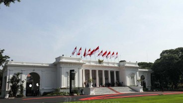 Pegawai Istana Negara Menangisi Jokowi dan Iriana yang Pulang ke Solo