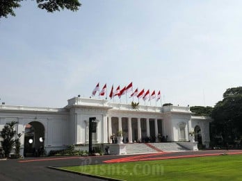 Pegawai Istana Negara Menangisi Jokowi dan Iriana yang Pulang ke Solo