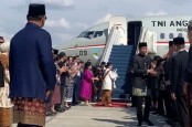 Detik-detik Prabowo Antar Jokowi-Iriana Mudik ke Solo Naik Pesawat TNI