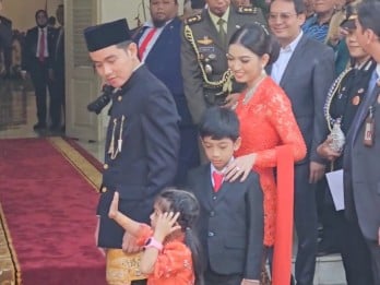 Gibran Diam dan Masuk ke Istana Wapres Usai Sertijab dengan Ma'ruf Amin