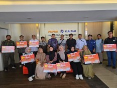 Tingkatkan Loyalitas Pelanggan, 20 Distributor Pupuk Kaltim Raih Reward