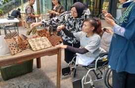 PNM dan JAMKRINDO Latih Perempuan Disabilitas Jadi Wirausaha Batik