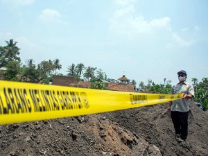 Investigasi Limbah Sisa Pembakaran Batu Bara Yang Dibuang Sembarang di Bandung