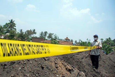 Investigasi Limbah Sisa Pembakaran Batu Bara Yang Dibuang Sembarang di Bandung