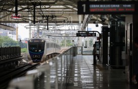 Viral Ibu-Ibu Pound Fit di Stasiun, MRT Buka Suara