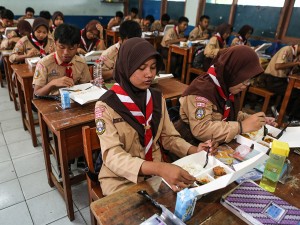 Pemprov DKI Jakarta sedang membahas pematangan anggaran makan bergizi gratis untuk anak sekolah masuk ke dalam APBD 2025.