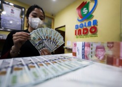 Rupiah Dibuka Loyo ke Level Rp15.635 per Dolar AS