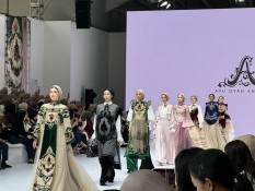 Kolaborasi Heaven Lights, Artkea Colours, Ayu Dyah Andari, dan BM Textile di JFW 2025