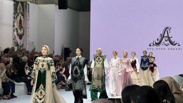 Kolaborasi Heaven Lights, Artkea Colours, Ayu Dyah Andari, dan BM Textile di JFW 2025