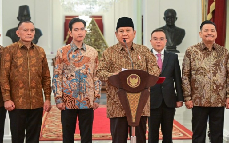 Presiden Prabowo Subianto mengumumkan sejumlah wakil menteri yang akan membantu jajaran menterinya dalam Kabinet Merah Putih periode 2024-2029, pada Minggu malam, 20 Oktober 2024, di Istana Merdeka, Jakarta. Foto: BPMI Setpres - Rusman