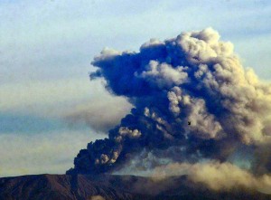 Gunung Marapi Kembali Semburkan Abu Vulkanik Dengan Keringgian 1.000 Meter