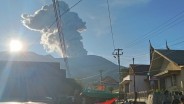 Gunung Marapi di Sumbar Erupsi 3 Kali, Terdengar Dentuman