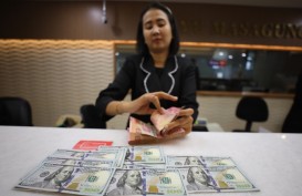 Rupiah Ditutup Melemah, Sentuh Rp15.724 per Dolar AS